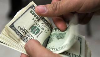 El dólar rozó los $ 45 y en el mes ya trepó casi 12%