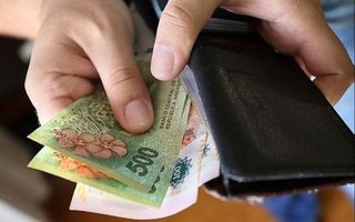Los salarios subieron 3,5 % en enero pero siguen por debajo de la inflación