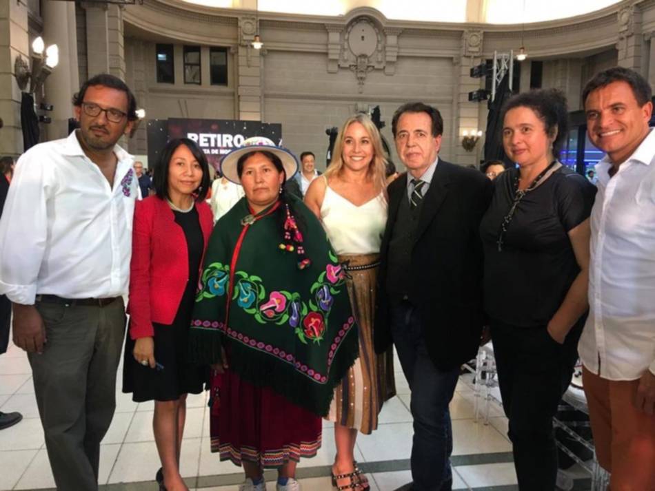 Jujuy, presente en desfile con "bordados de altura" 