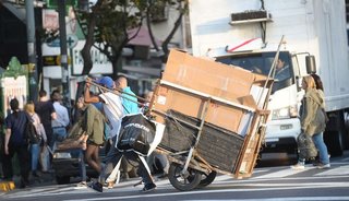 La oposición, dura contra el Gobierno por el aumento de la pobreza