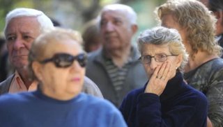 El Gobierno lanzará créditos para los sectores más golpeados por la recesión