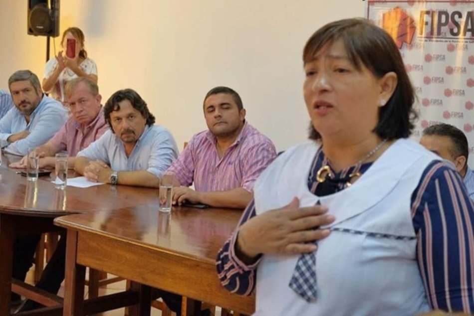 Sáenz, con los autoconvocados en el Foro de Intendentes - Sáenz, con los autoconvocados en el Foro de Intendentes