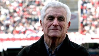 River bautizaría como Amadeo Carrizo una de las plateas