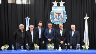 Los clubes buscan oxígeno económico