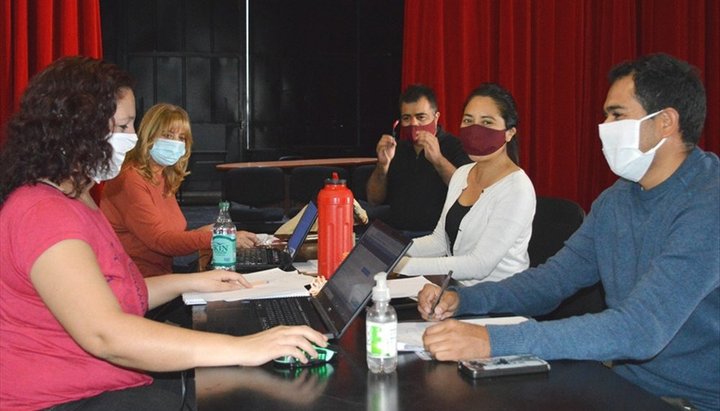 Extienden el plazo para renovar becas