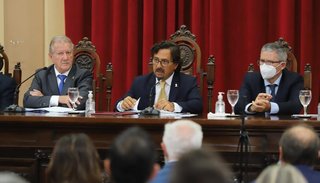 El anuncio de un nuevo hospital y la mirada sobre los docentes