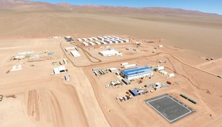 Manos a la obra en la primera planta de producción de litio de Salta