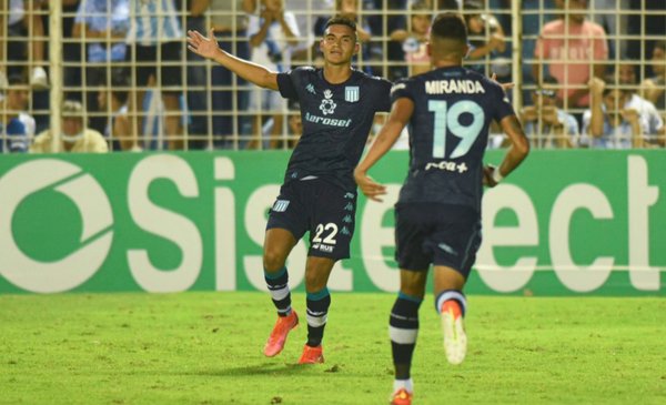 Argentino de Quilmes goleó y es escolta del campeón Talleres