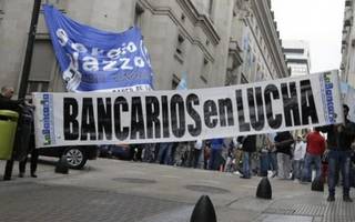 Nueva suba salarial para los bancarios y el sueldo inicial será de casi $600 mil
