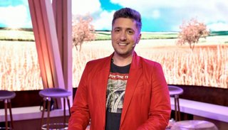 Telefé suspendió a Jey Mammón como conductor de "La peña..." tras conocerse la denuncia de abuso