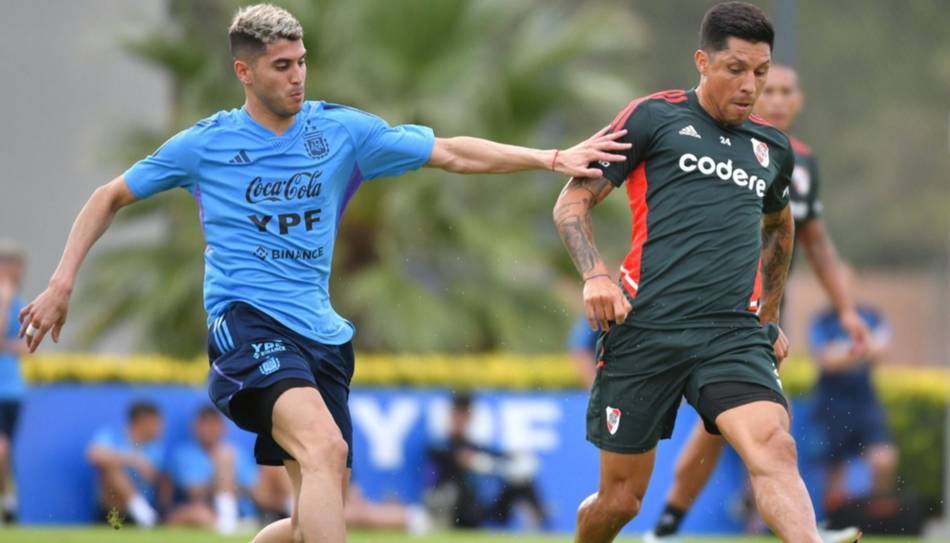 GALERÍA DE FOTOS La Selección goleó a River en un amistoso informal- GALERÍA DE FOTOS La Selección goleó a River en un amistoso informal