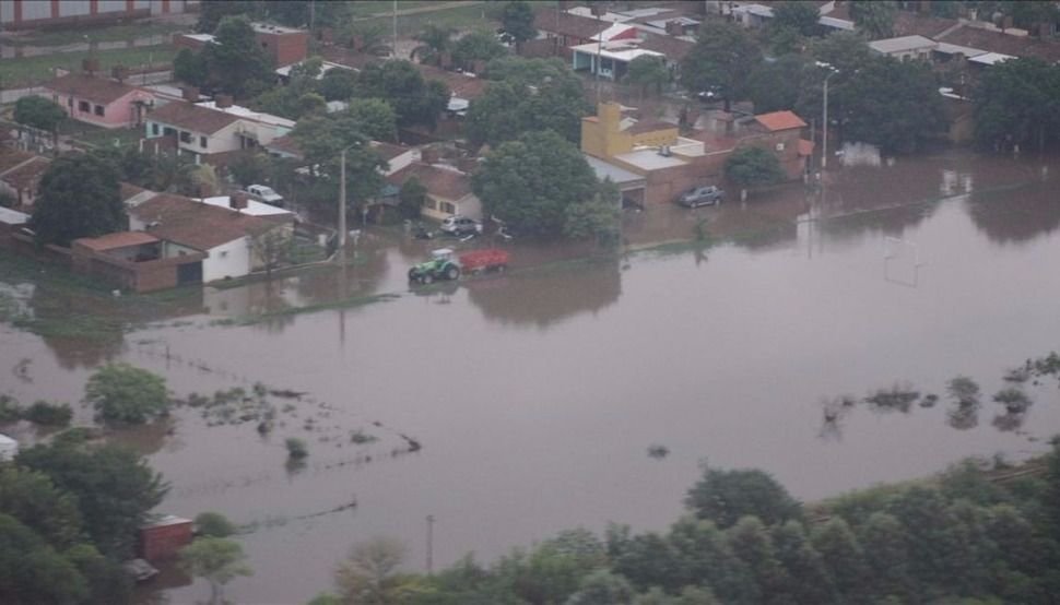 Terrible temporal en Las Lajitas| Evacuaron a 10 familias tras una tormenta