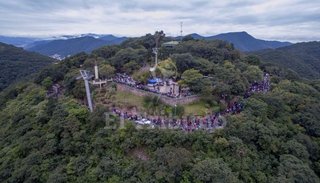 El Tribuno transmitió desde el cerro San Bernardo el recorrido del Vía Crucis
