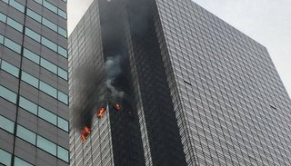 Un muerto en un incendio en la Torre Trump de Nueva York