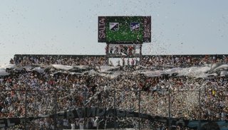 Urtubey pidió por la vuelta del color a las canchas salteñas