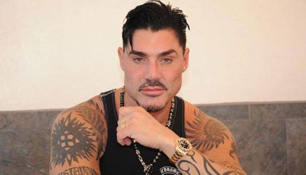 Ricardo Fort Erika Mitdank Es Una Prostituta Vip