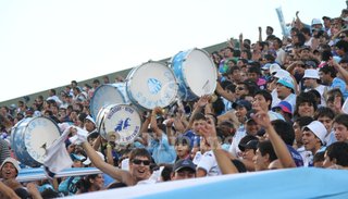 Vuelven los bombos y todo el cotillón a la canchas de Salta