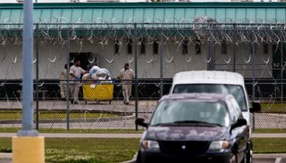 Siete muertos y 17 heridos en un motín en EEUU
