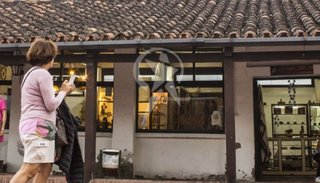 Por los arreglos, comenzaron a reubicarse los vendedores del Mercado Artesanal