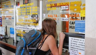 Los pasajes en avión ya tienen los mismos precios que los viajes en colectivo