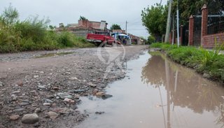 Vecinos de Leandro Alem reclaman obras para su barrio