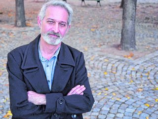 Sergio Wolf: “Queda para el espectador interpretar qué significa decir ‘esto no es un golpe’”