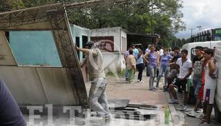 Proliferan los puestos en barrio Juan Pablo II