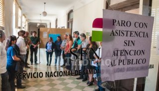 Paro por el despido de 10 trabajadores del Senasa