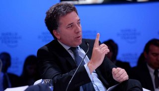 El ajuste no llegó a Dujovne: aviones privados, gastos particulares de catering y Chocoarroz