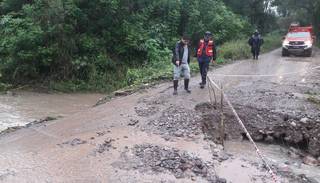 Se cayó un pequeño puente de Finca El Pongo