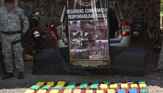 Desbaratan organización familiar narcocriminal