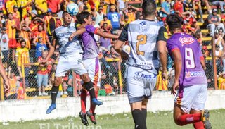 Mitre perdió en su cancha y se complicó