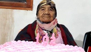 Cumplió 102 años Balvina, la pionera del Camino de los Artesanos: exponía sus ponchos en los Valles, aún antes de la II Guerra Mundial