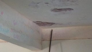 Repararon techo de un aula del Bachillerato 5