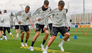 Juventus, con Dybala de titular, por el título récord