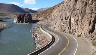 Argentina y Chile abren un nuevo "corredor bioceánico" para el transporte pesado