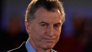 Macri busca dar señales de supervivencia ante la crisis