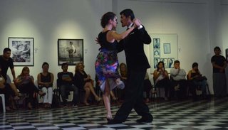 El bailarín Benjamín Galián actuó en el Caja