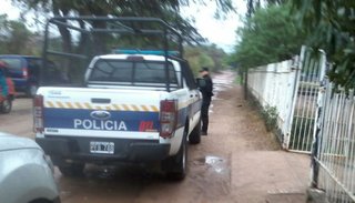 Un policía manejaba borracho y a los tiros