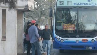 Piden aumentar la frecuencia de Saeta en los barrios alejados del casco urbano