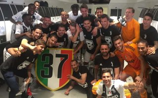 Juventus coronó su octavo Scudetto consecutivo Juventus coronó su octavo Scudetto consecutivo