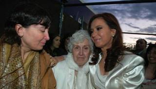 Los restos de la madre de Cristina Kirchner fueron cremados en un cementerio privado
