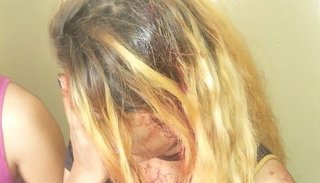 Acusaciones cruzadas entre una joven trans y la Policía