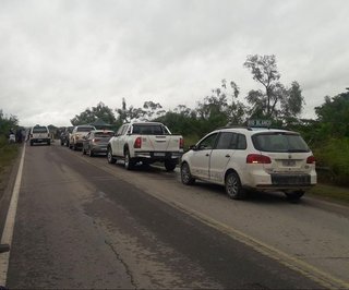 El corte en la Ruta 50 se recrudece y es total: nadie sale ni puede llegar a Aguas Blancas