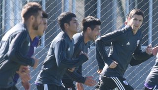 Gallardo mantiene la incógnita de su once titular