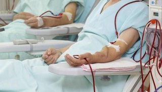 Centros de diálisis cierran a causa de la asfixia financiera