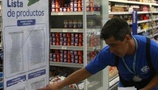 Advierten que el lunes podrían faltar algunos “productos esenciales” en los supermercados