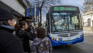 El paro de colectivos será el 1 de mayo y el 30 el servicio se prestará con normalidad