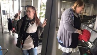 Una pasajera se puso 4 kilos de ropa para no pagar exceso de equipaje