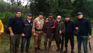 Estuvo perdido en un bosque y lo encontraron más de 24 horas después